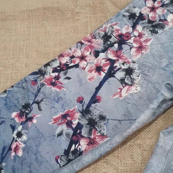 Evolution and Creation Size 10 approx Floral Jogger Leggings Grey Pink - Picture 4 of 6